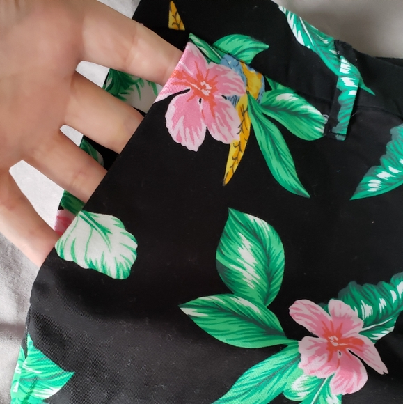 Old Navy shorts - Picture 2 of 5